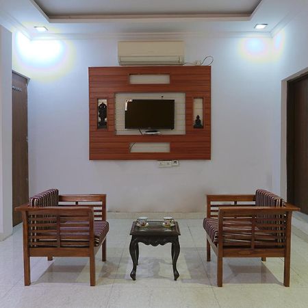 Embassy Suites New Delhi Exterior photo